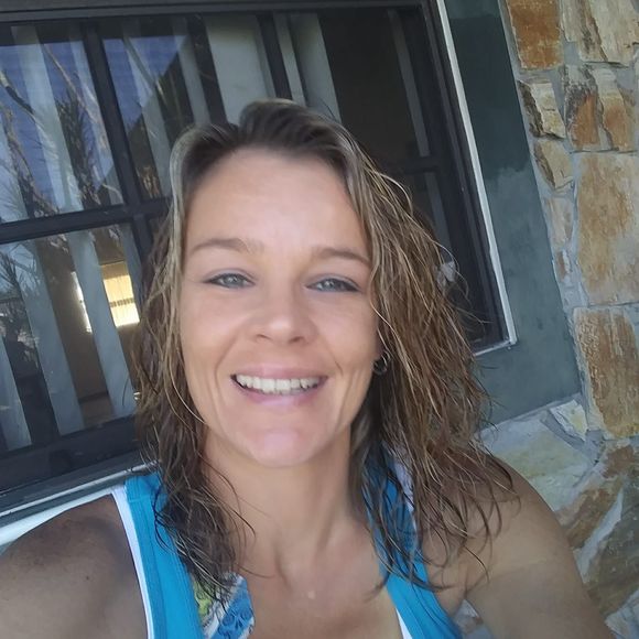 Meet your Posher, Jessica - Picture 1 of 1